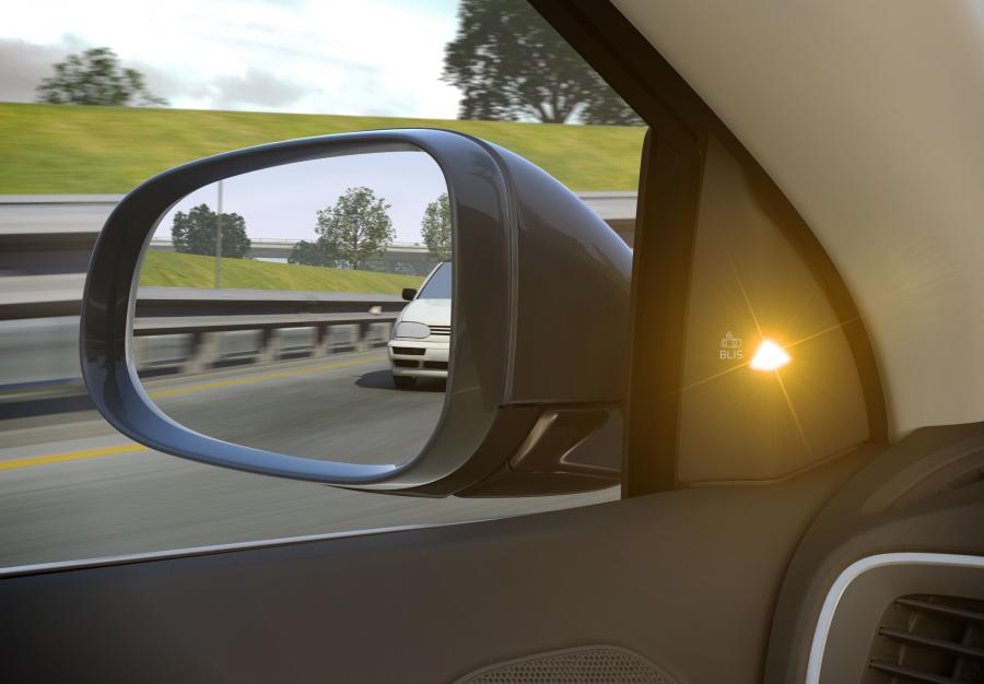  Volvo V40 2012 года  (фото 103 из 183)